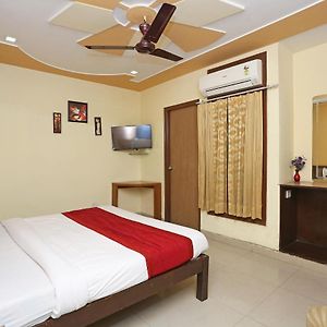 Economy Triple Room